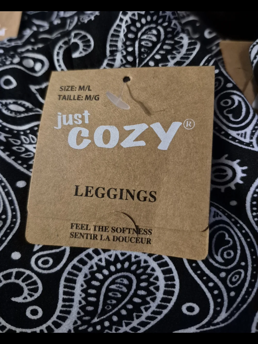 Just Cozy Fleece Leggings Women’s Black & White Paisley M/L